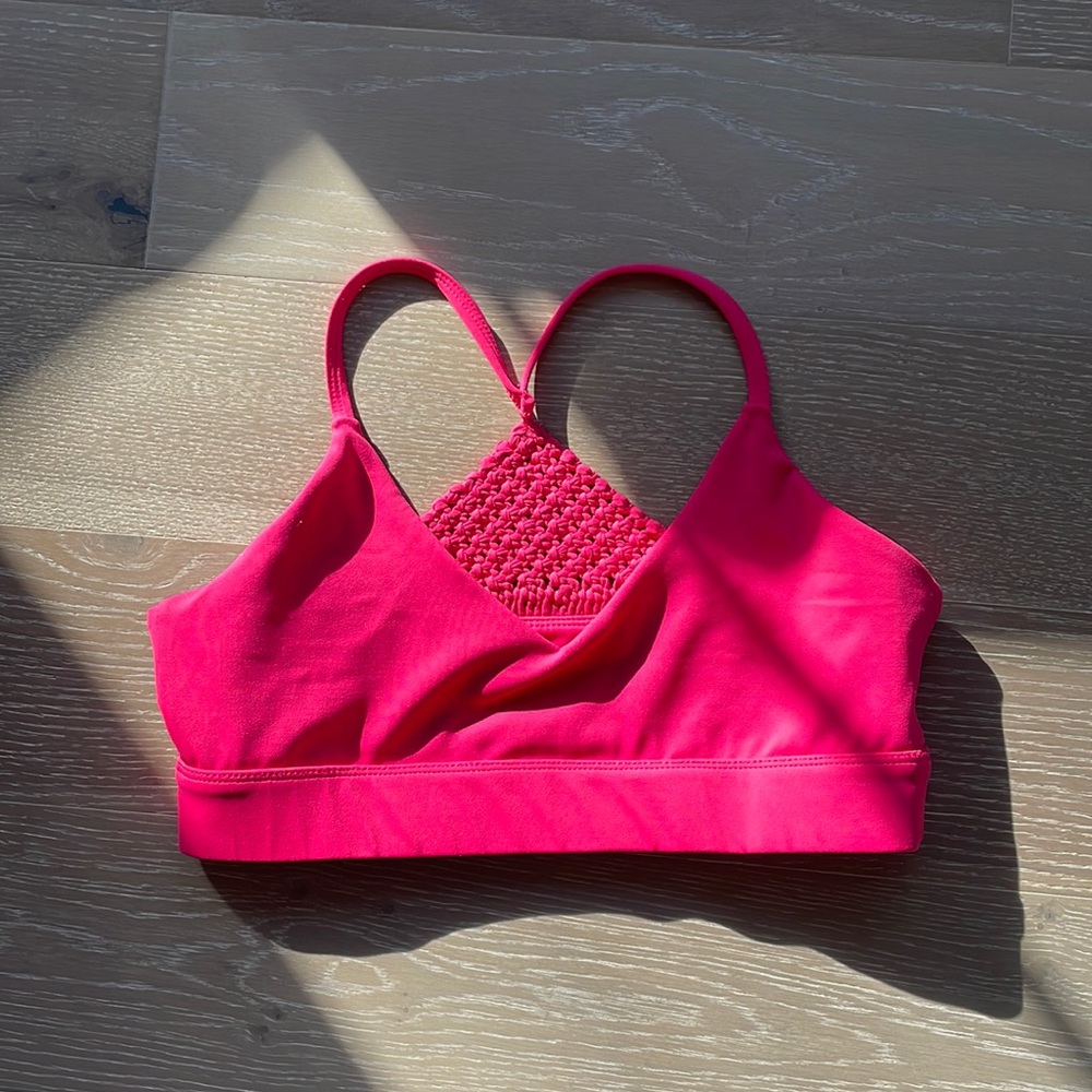 carbon 38 Crochet bra size small